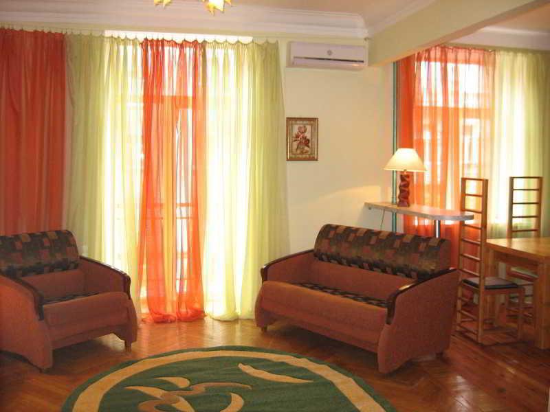 Ukrainian Hotel Service Apartments Kiev Exterior foto